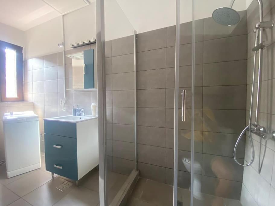 2 Bedroom Apartment With Terrace In City Center بوخارست المظهر الخارجي الصورة