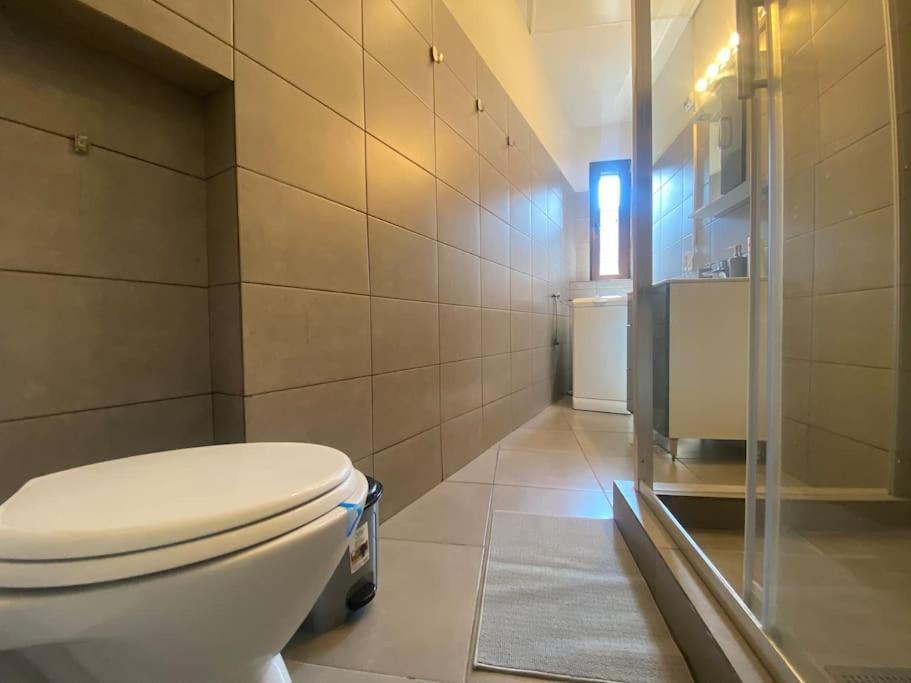 2 Bedroom Apartment With Terrace In City Center بوخارست المظهر الخارجي الصورة
