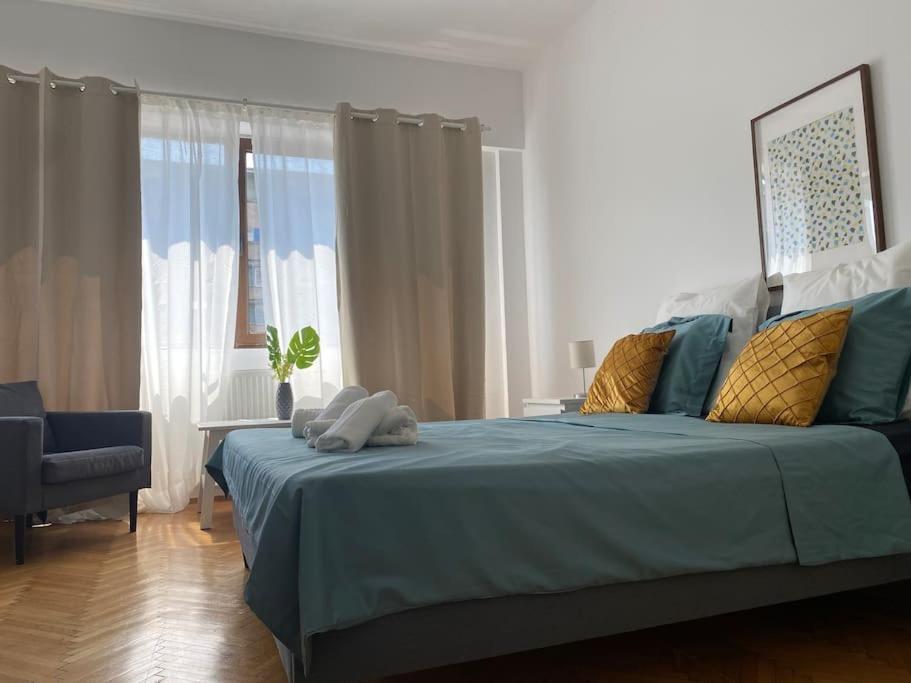 2 Bedroom Apartment With Terrace In City Center بوخارست المظهر الخارجي الصورة